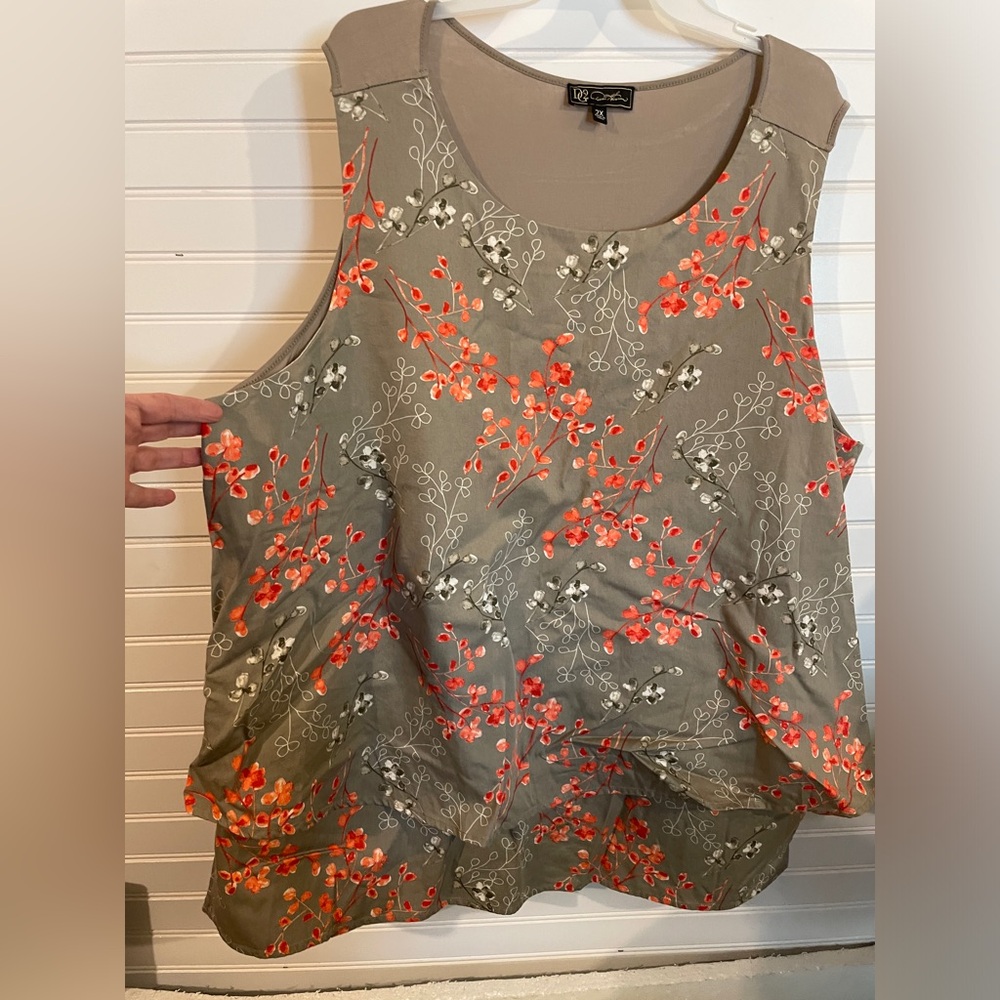 Diane Gilman DG2 Sz 2X Floral
Natural Beige Red Leaf Blouse Tunic
Shirt Top